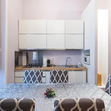Luxury Three Bedrooms Flat In Center רומא