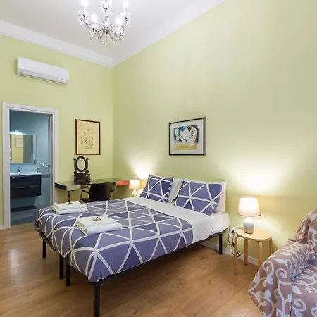 Luxury Three Bedrooms Flat In Center דירה *