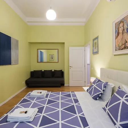 Luxury Three Bedrooms Flat In Center דירה